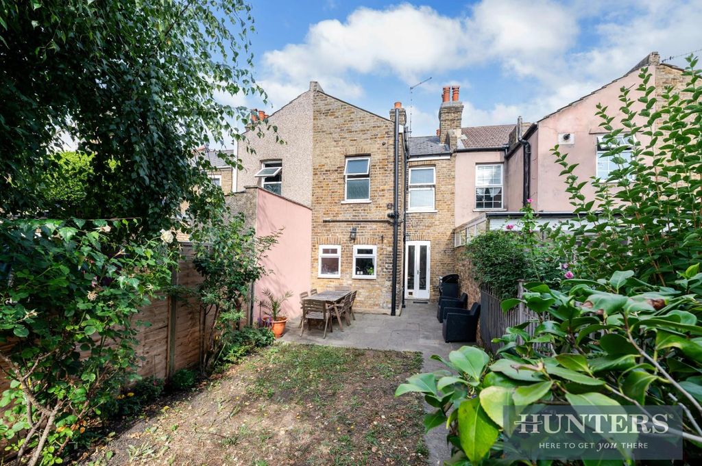Property photo 2 of 9 Longfellow Road  (1).Jpg