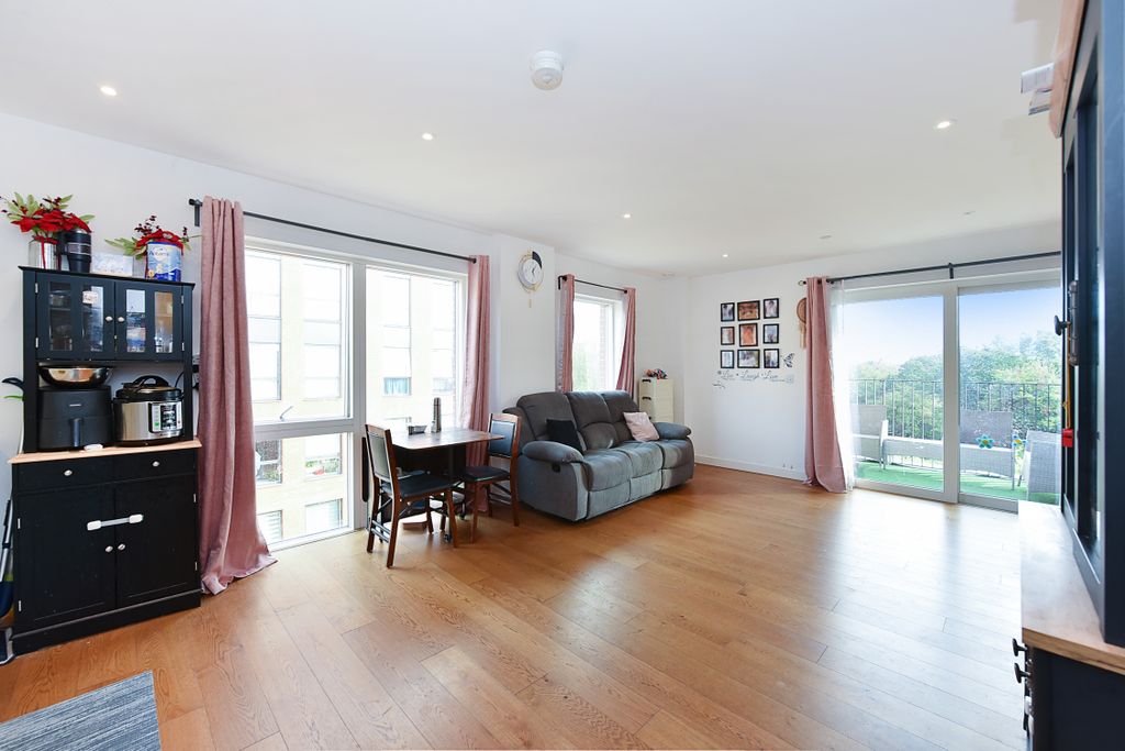 Property photo 2 of 12