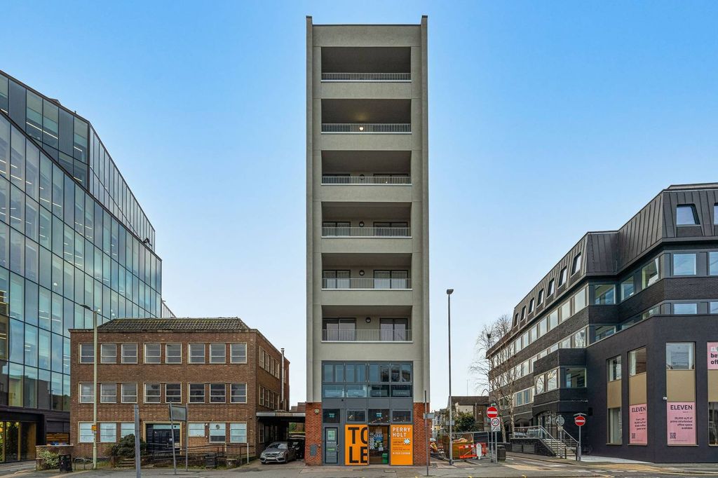 Property photo 3 of 25