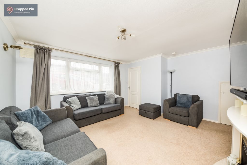 Property photo 3 of 19