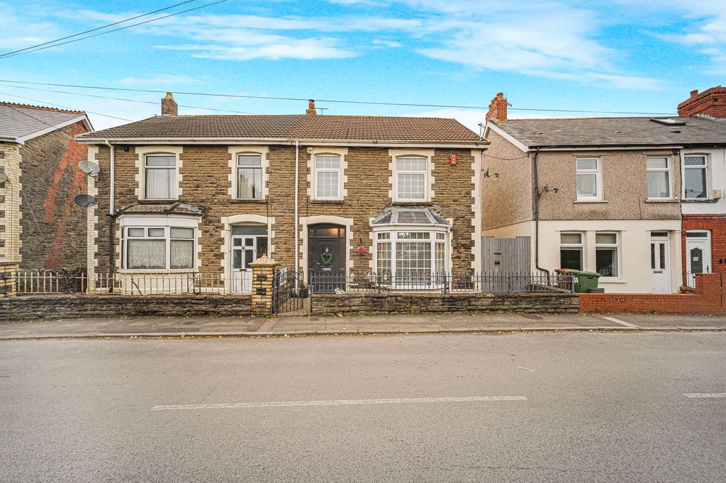 Property photo 1 of 42