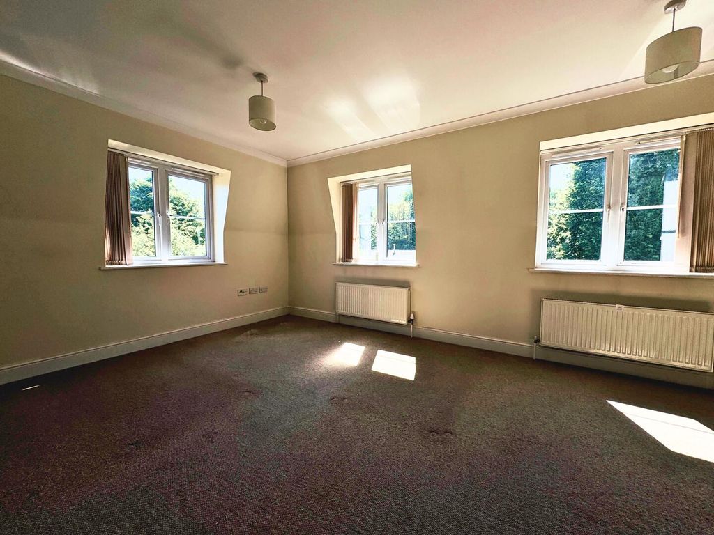 Property photo 3 of 12 Living Room