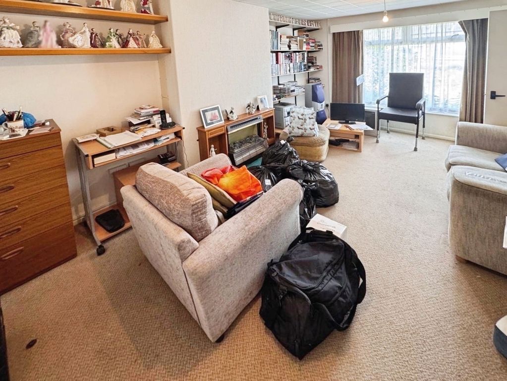 Property photo 2 of 8