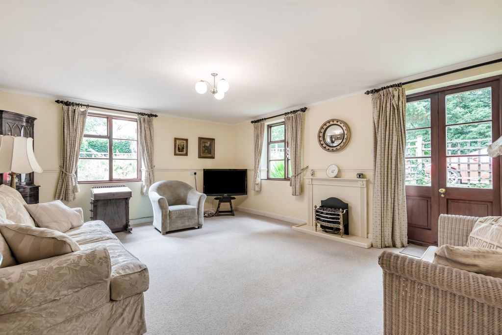 Property photo 3 of 33