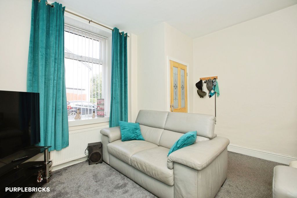 Property photo 3 of 22