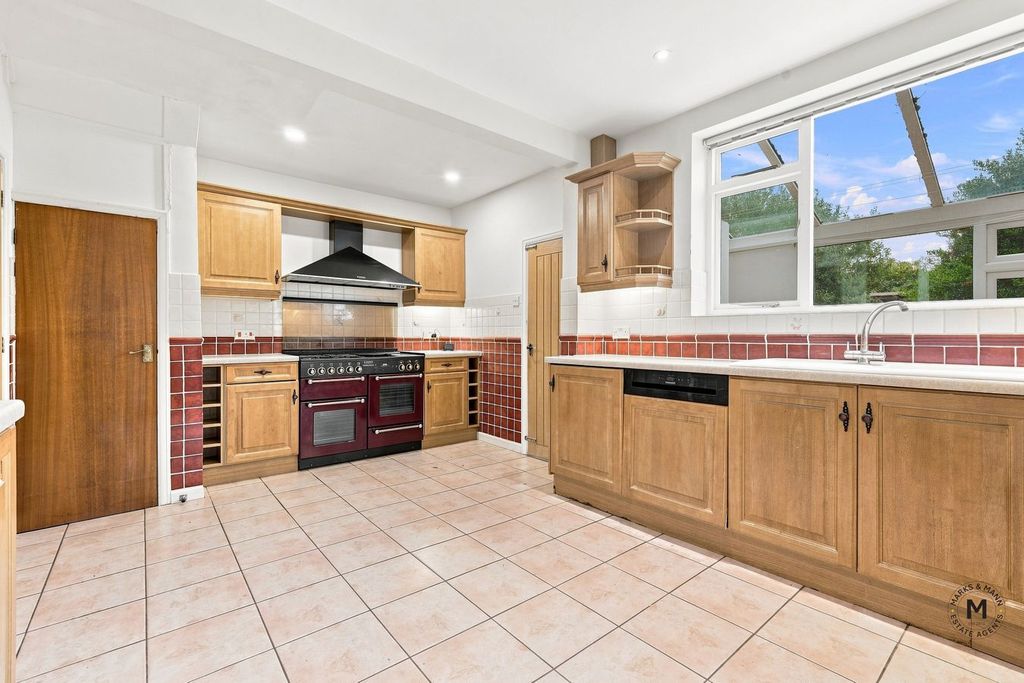 Property photo 2 of 18