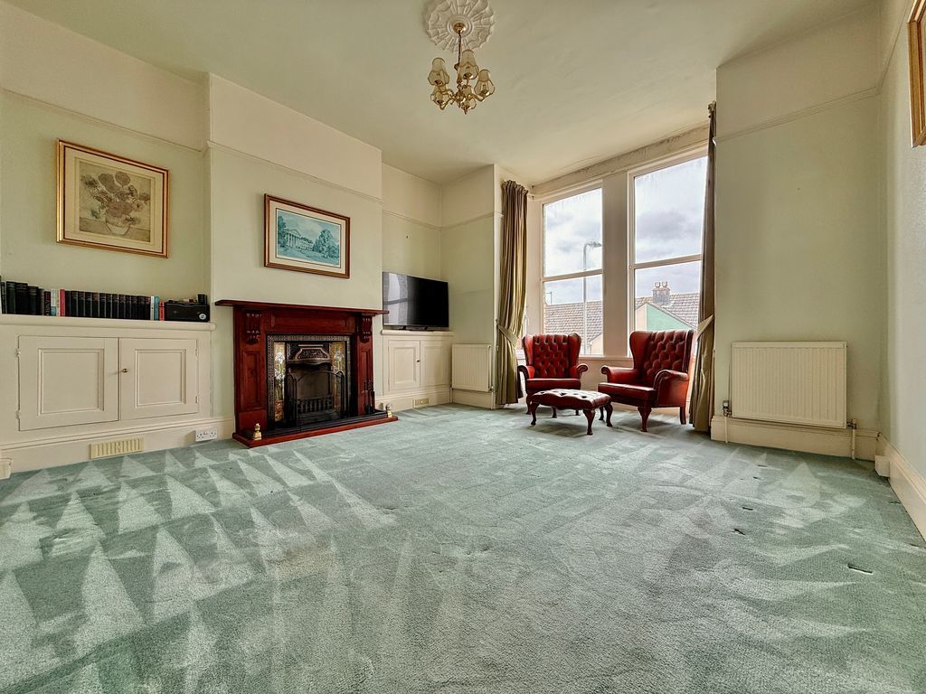 Property photo 3 of 18 Photo 3