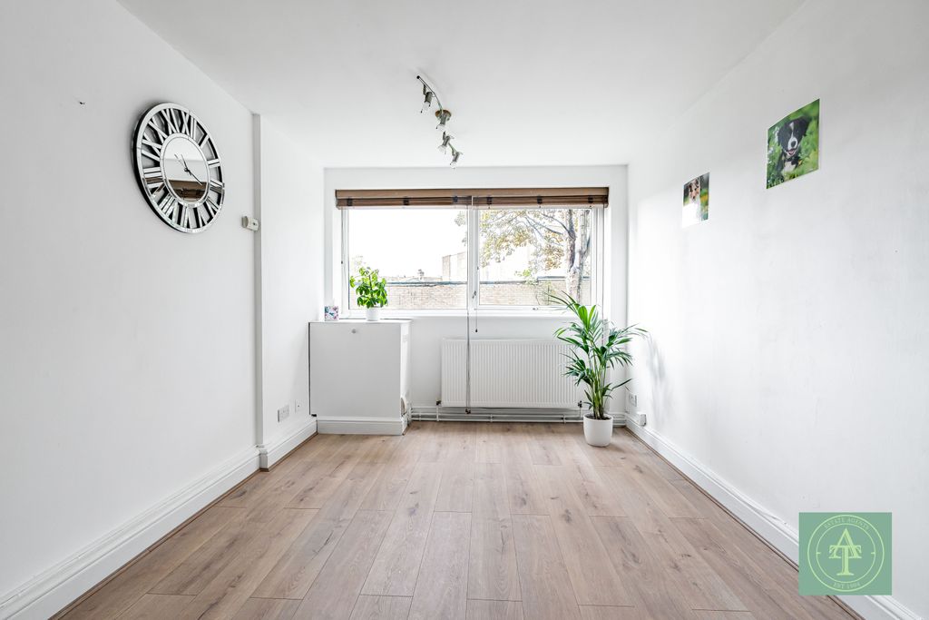 Property photo 3 of 13 Gallery