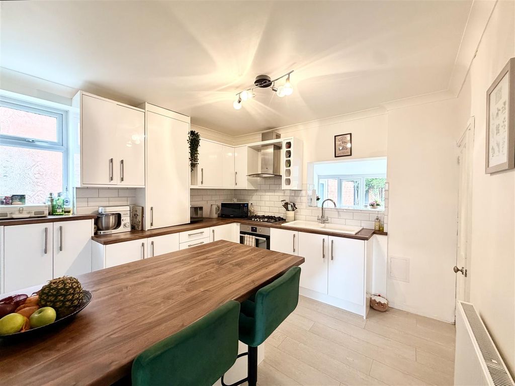 Property photo 2 of 22 2