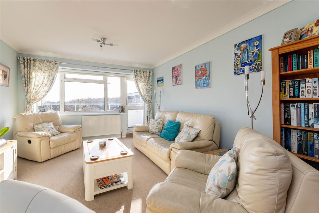 Property photo 2 of 20 Img_9941.Jpg