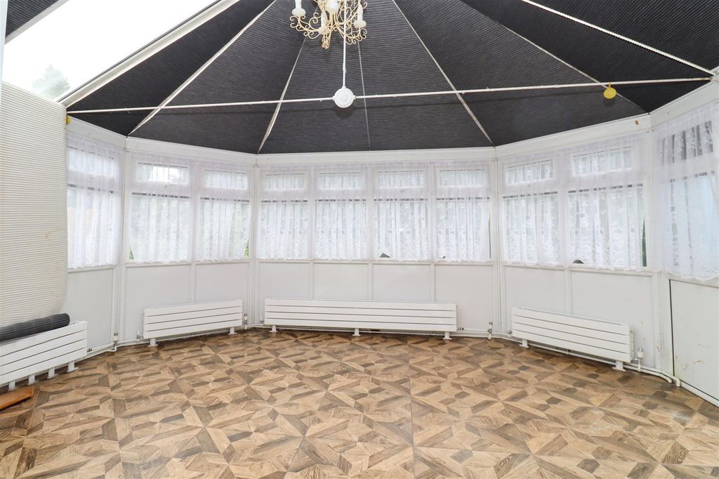 Additional image 9 of 7 bed detached house for saleSalisbury Road, Farnborough GU14