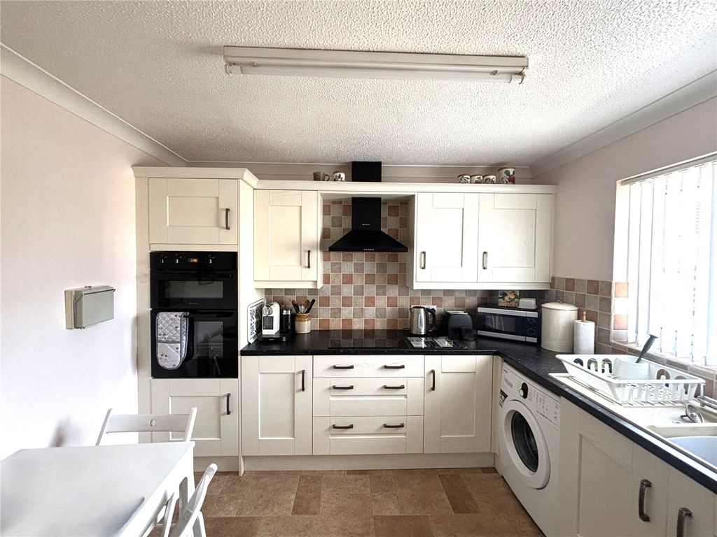 Property photo 2 of 15 Picture No. 10