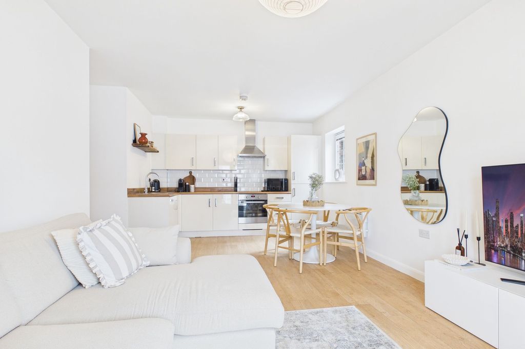 Property photo 2 of 13 Living Space