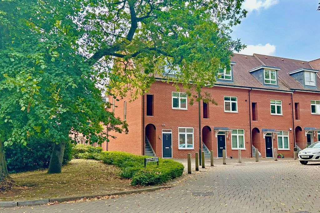 Property photo 2 of 9