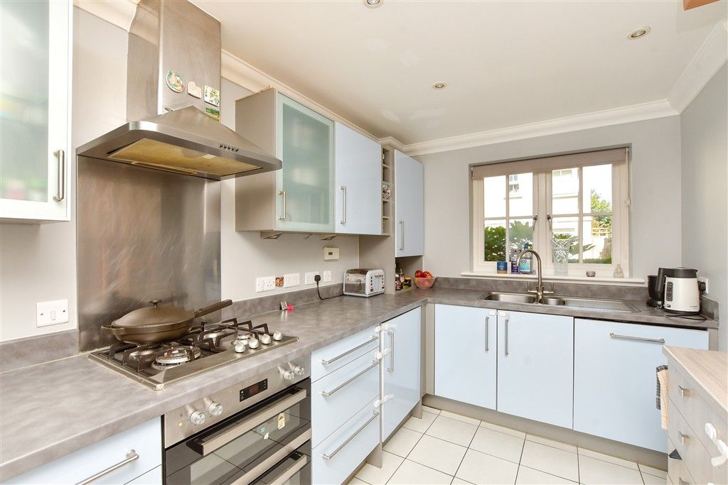 Property photo 1 of 9 Kitchen