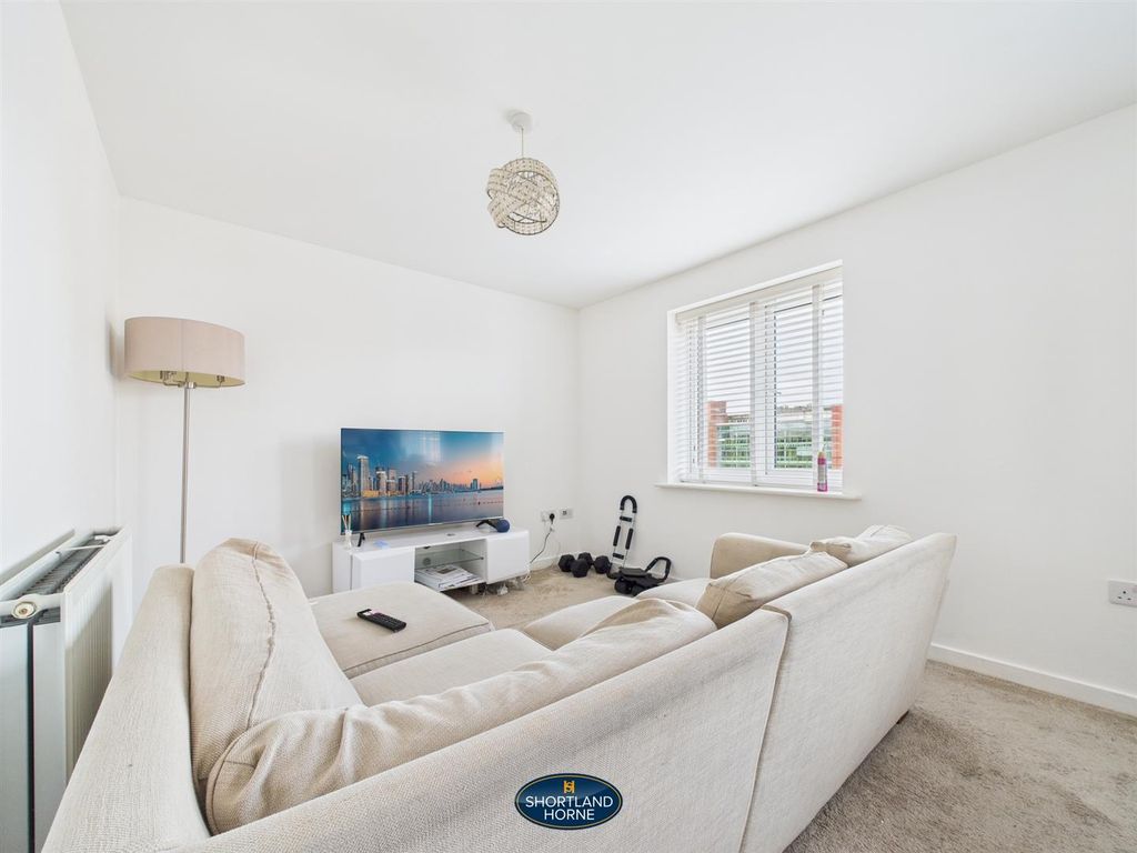 Property photo 2 of 12 Cam01906G0-Pr0591-Still005.Jpg