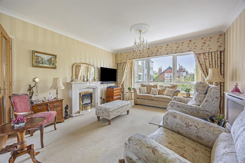 Property photo 2 of 10 Reception Room