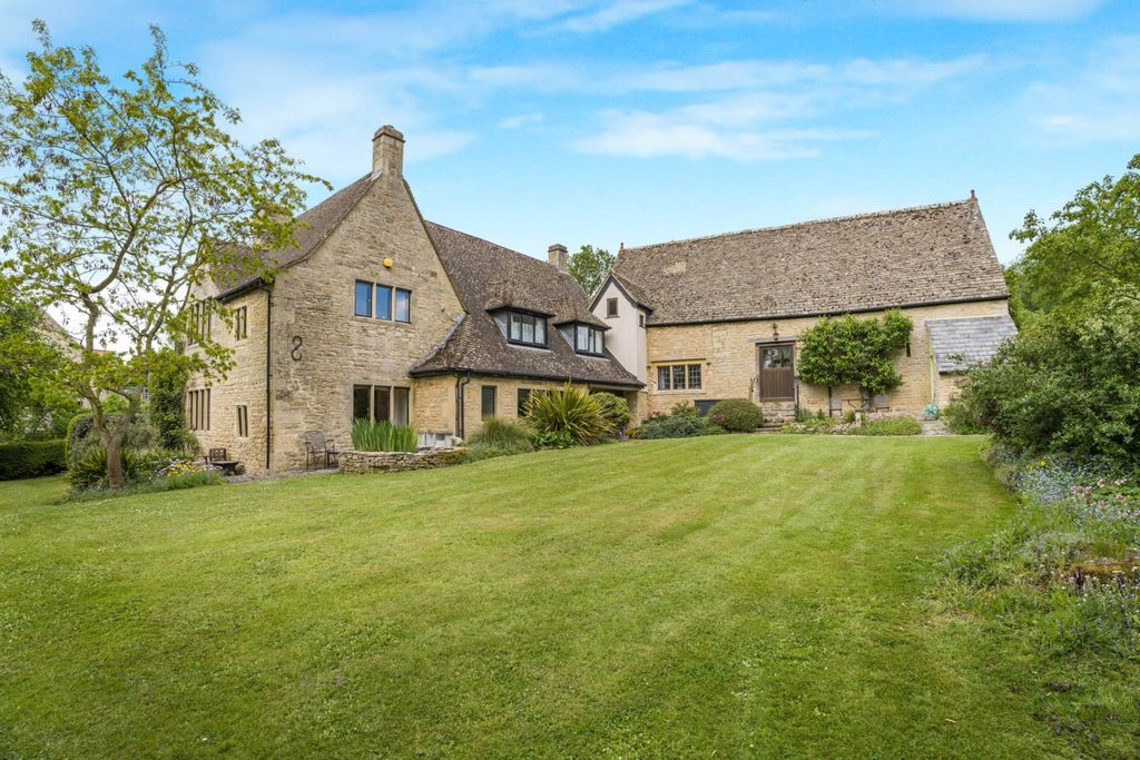 Property photo 1 of 43