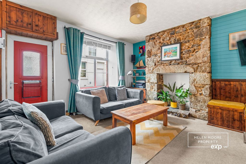 Property photo 3 of 13