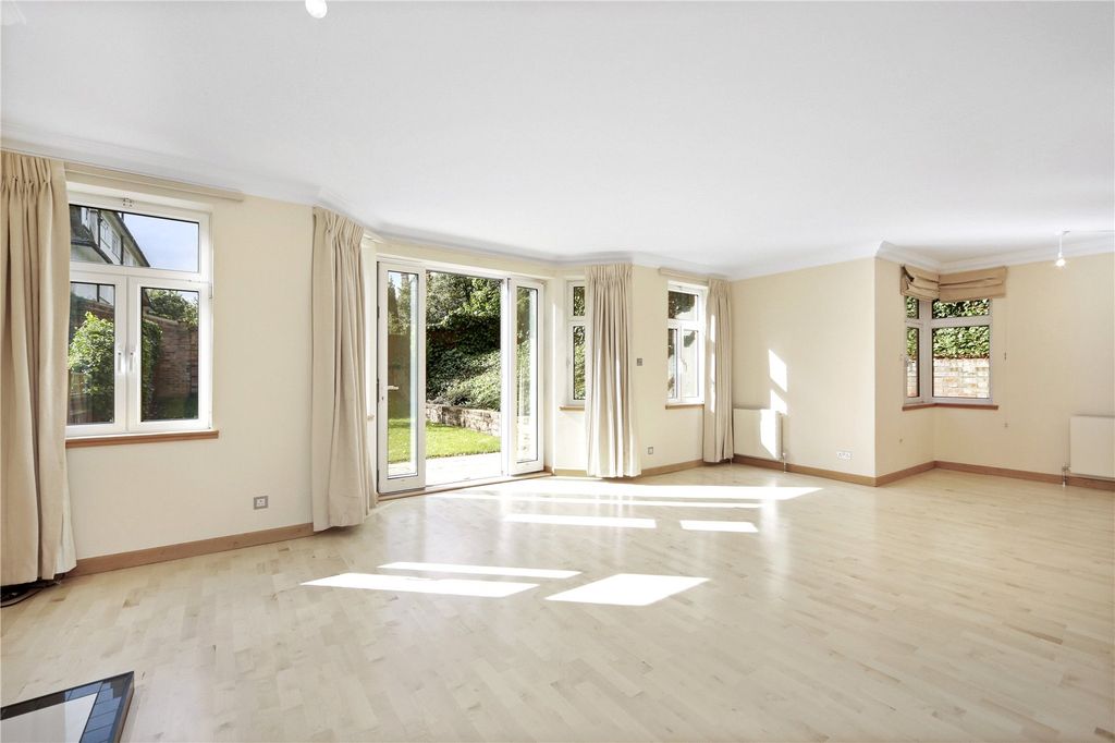 Property photo 3 of 13 Picture No. 35