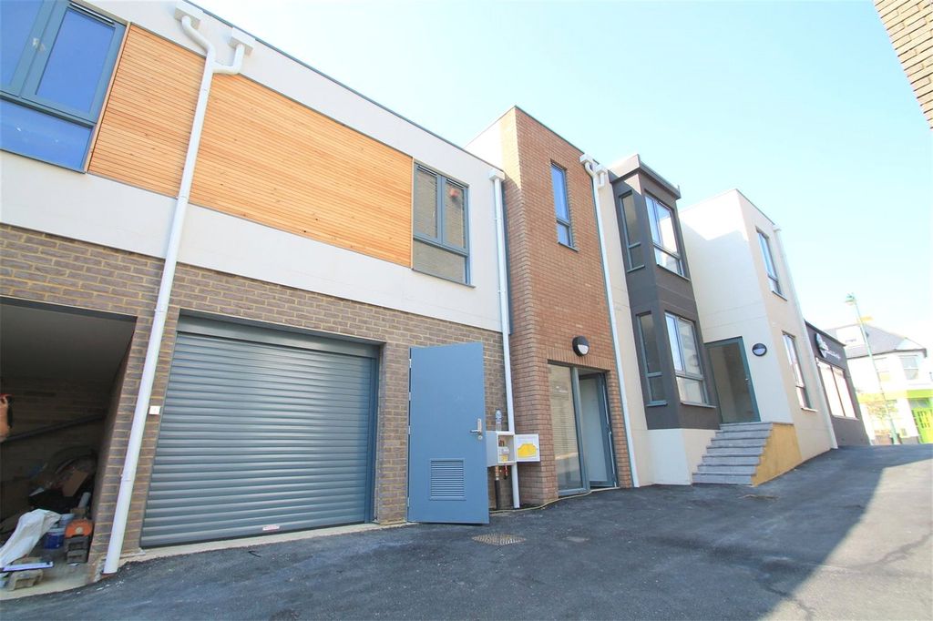 Property photo 1 of 7 Picture No. 06
