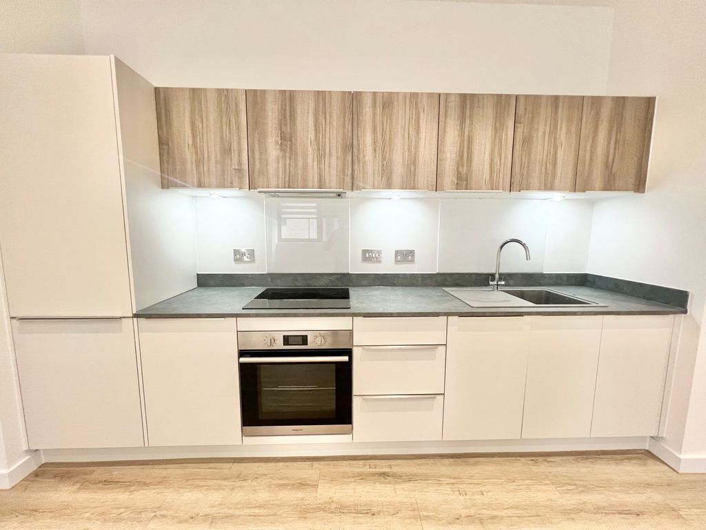 Property photo 3 of 7 Kitchen