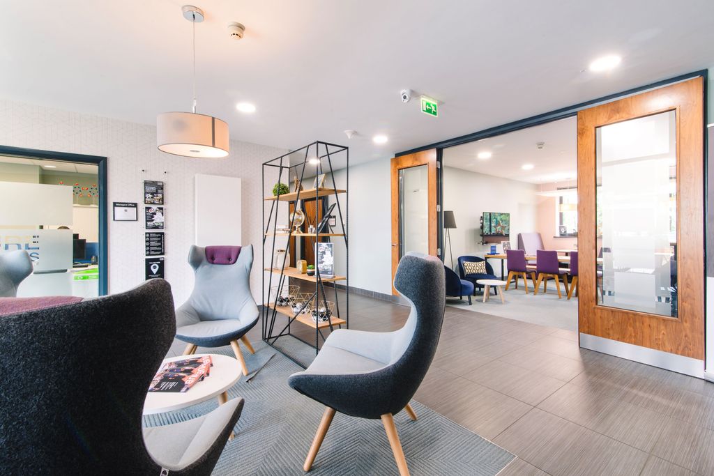 Property photo 3 of 9 Breakout Area