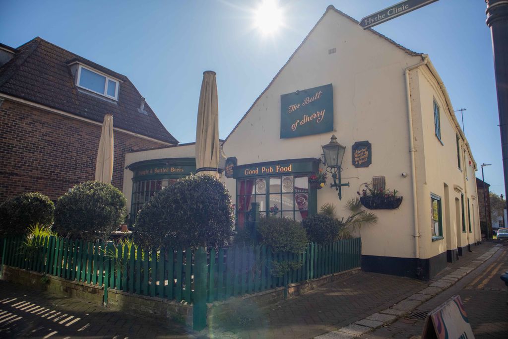 Property photo 1 of 10