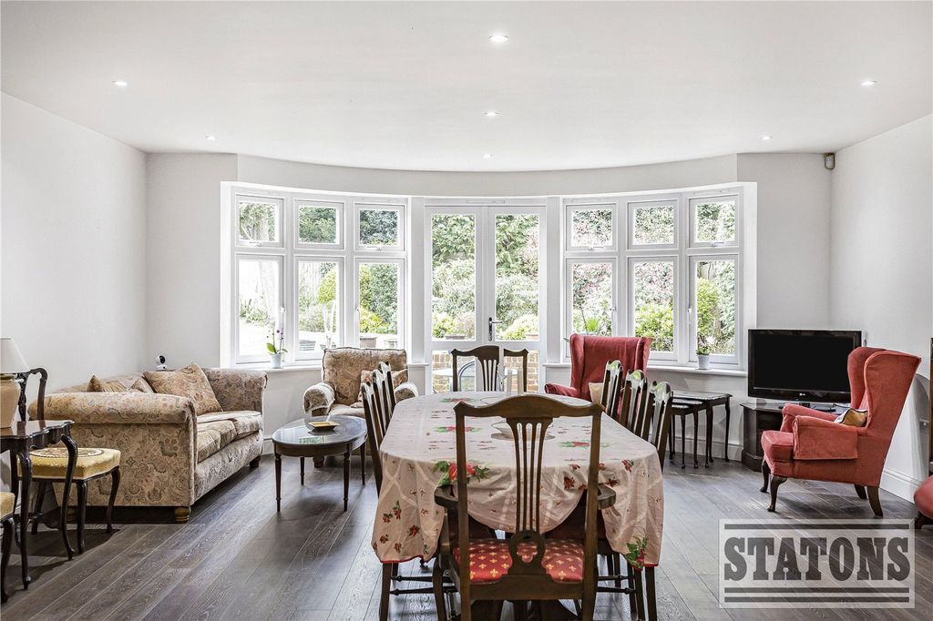 Property photo 2 of 15 Picture No. 14