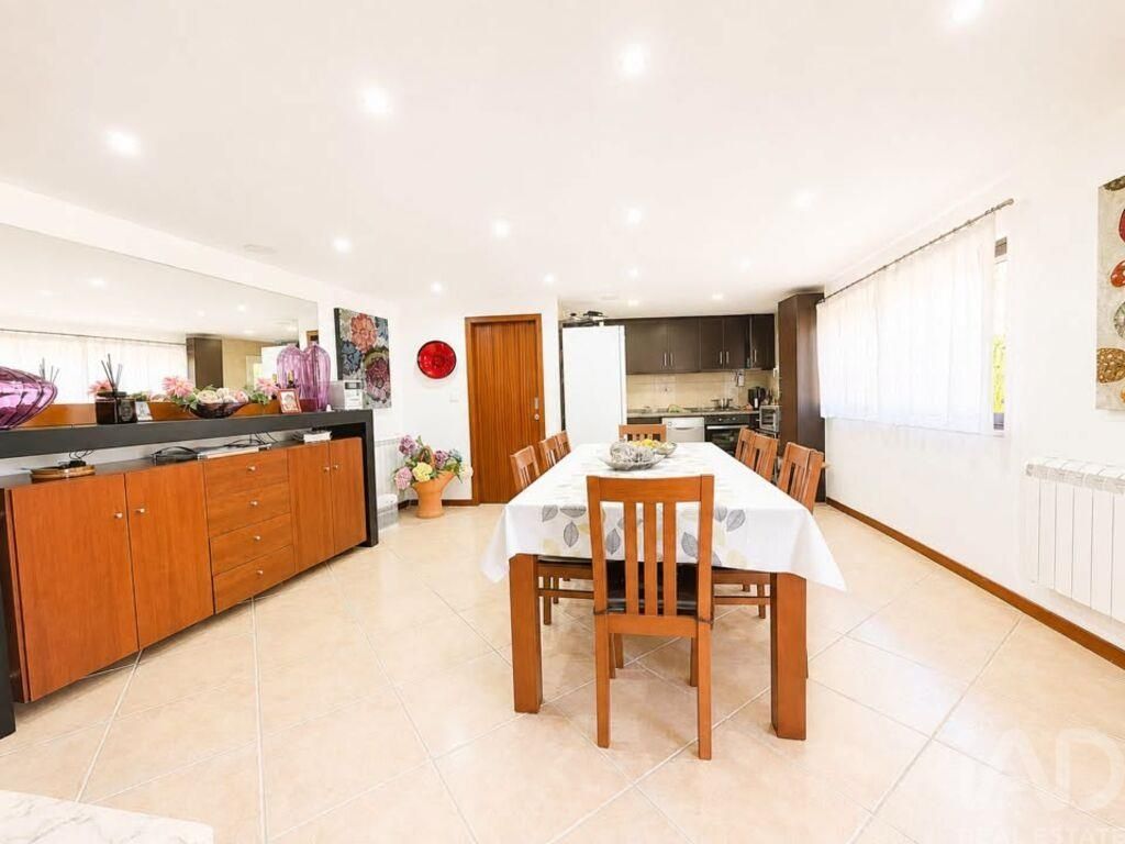 Property photo 3 of 31