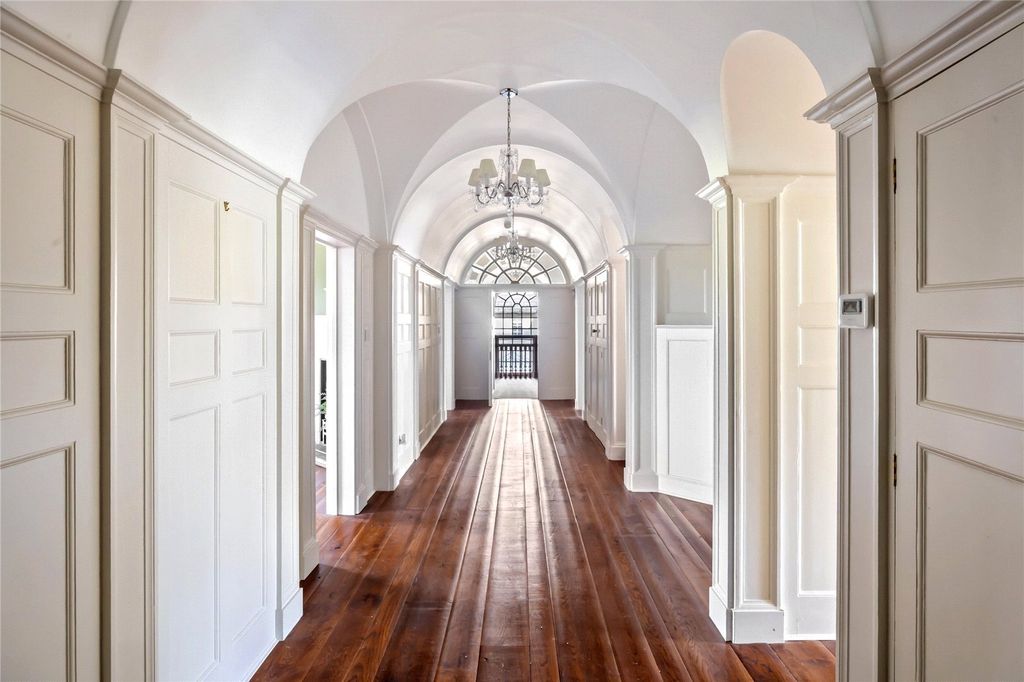 Property photo 2 of 29 Entrance Hall