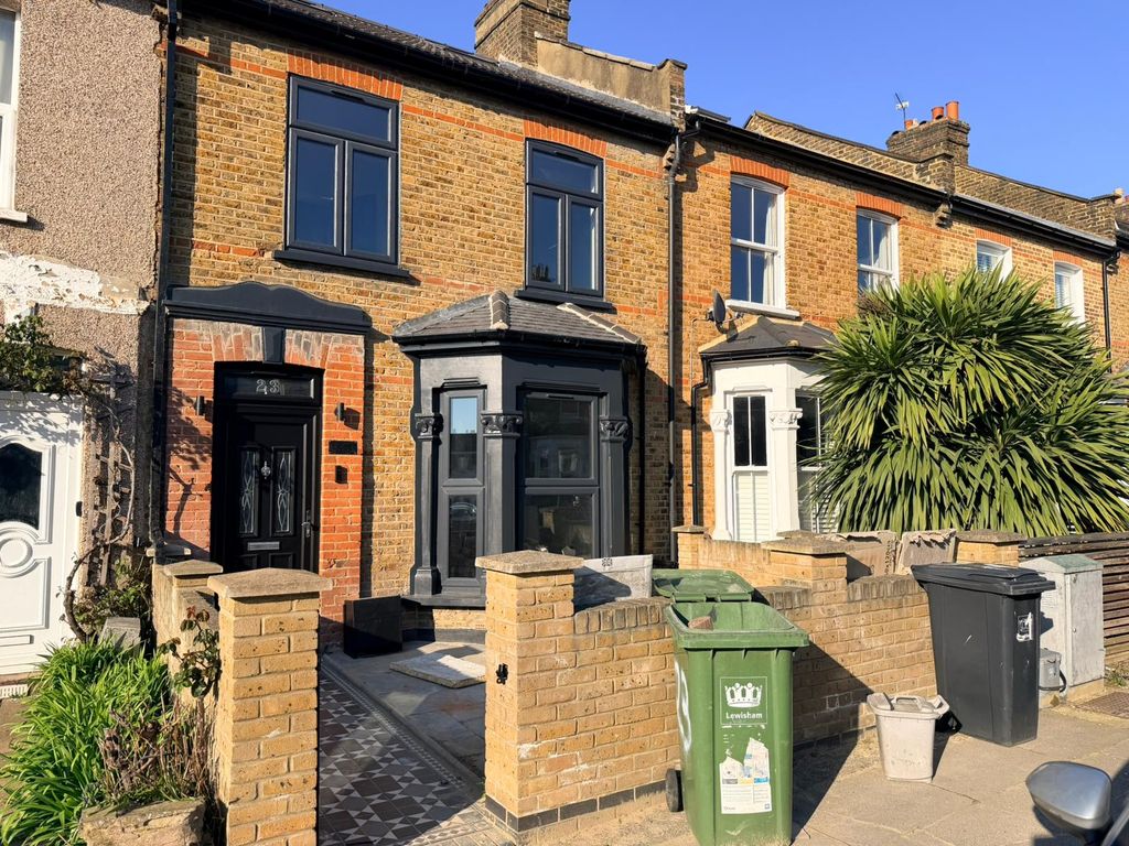 Property photo 1 of 17