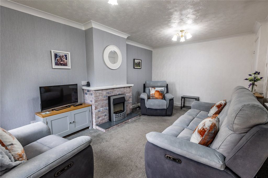 Property photo 2 of 18 Picture No. 32