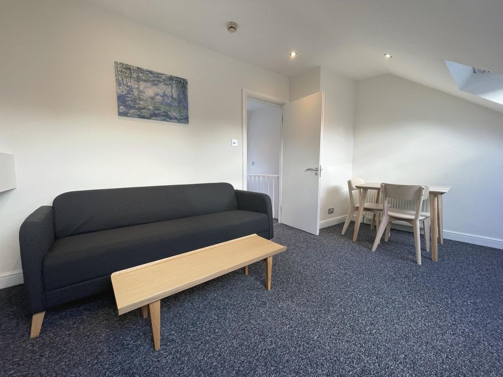 Property photo 1 of 12 Photo 3