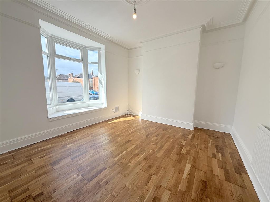 Property photo 2 of 10 Living Room