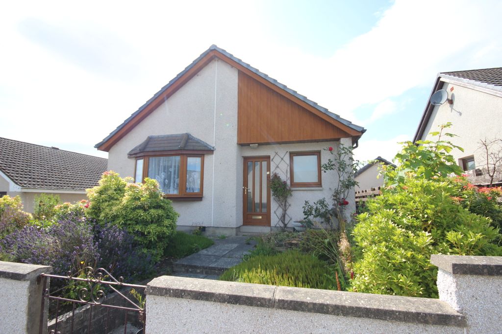 Property photo 2 of 17