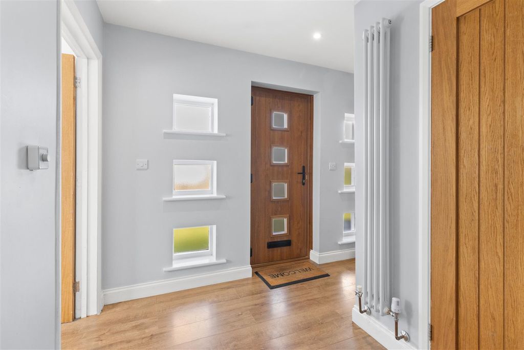 Property photo 3 of 39 Entrance Hall #2.Jpg