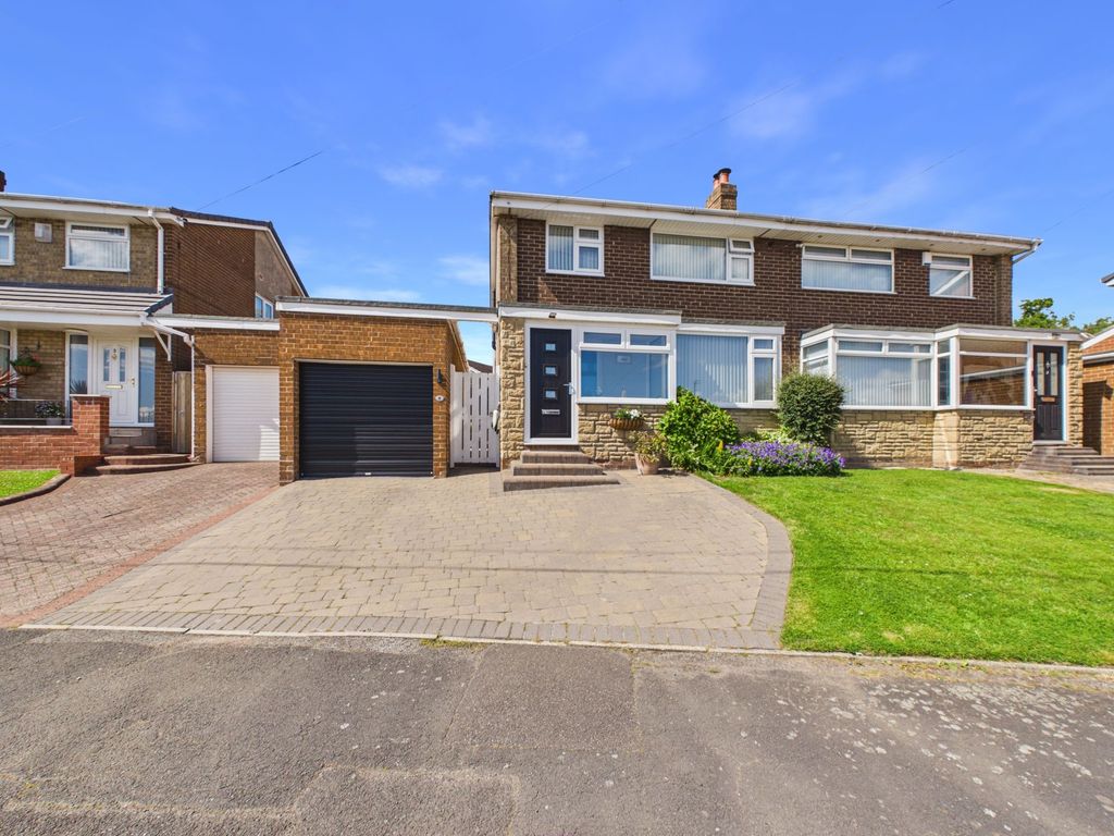 Property photo 1 of 12 External