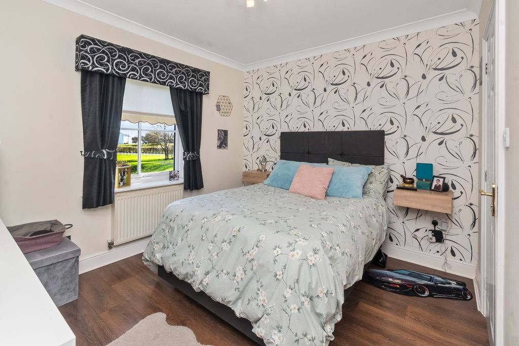 Property photo 3 of 55