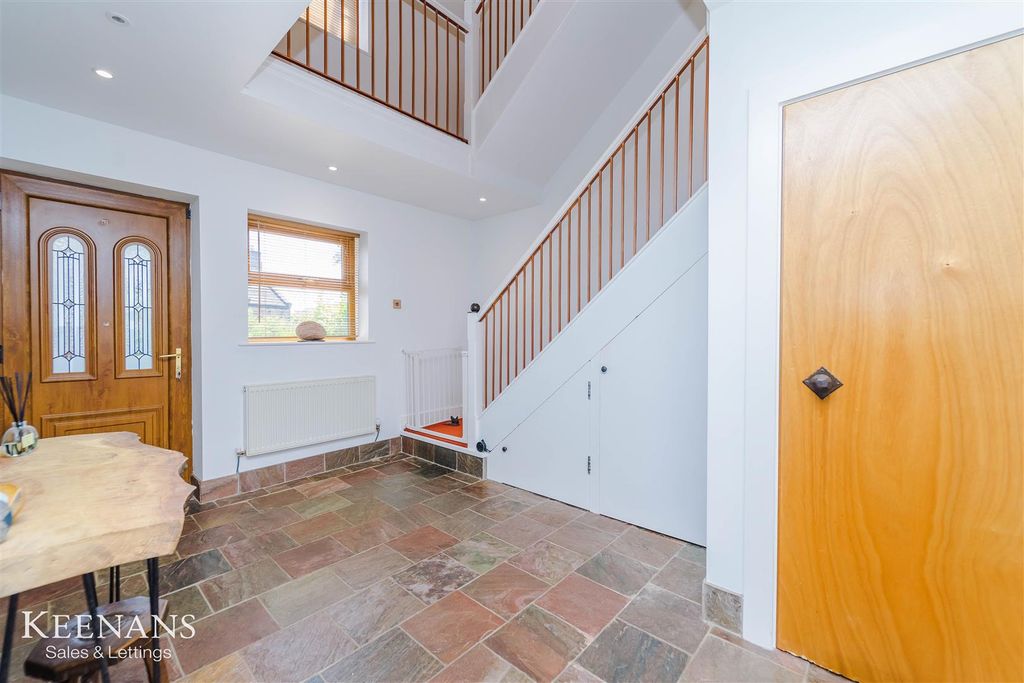 Property photo 3 of 46 52.Jpg