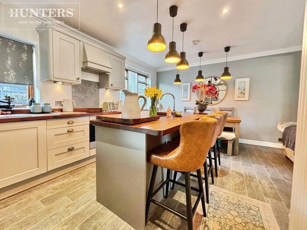 Property photo 2 of 16 Pbox-Img.Jpg