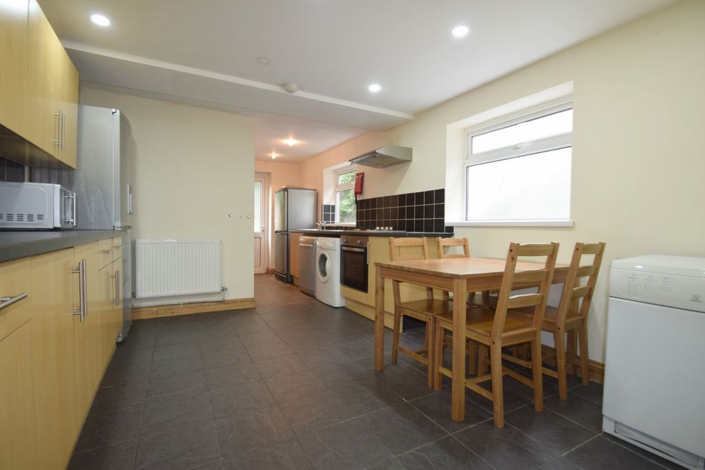 Property photo 2 of 18 Photo 6