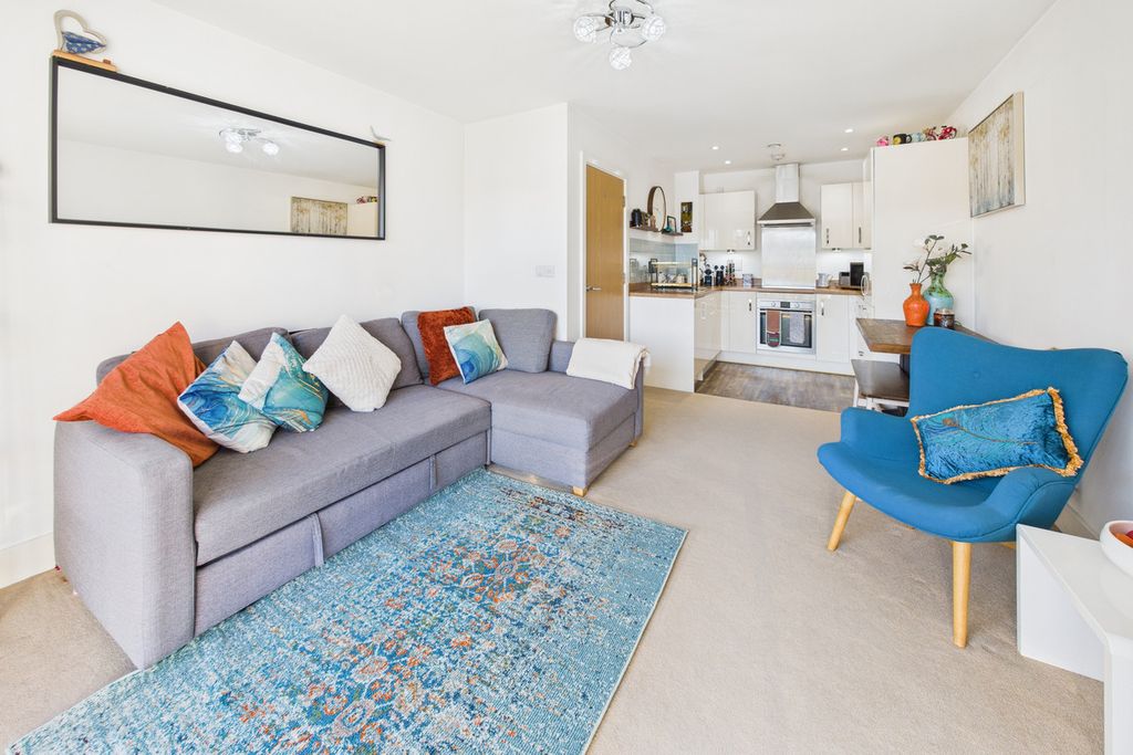 Property photo 3 of 18