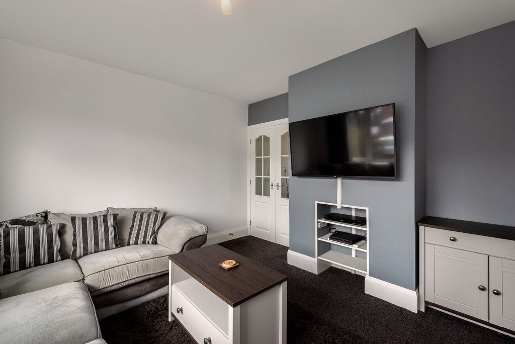 Property photo 2 of 9 Picture 2