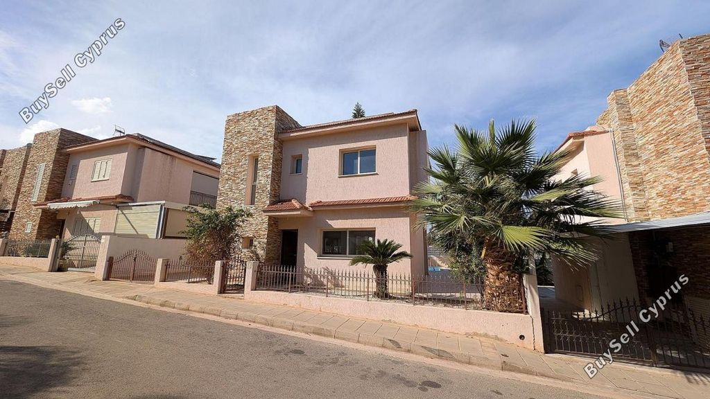 Property photo 1 of 28