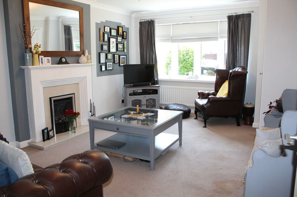 Property photo 2 of 14 Lounge