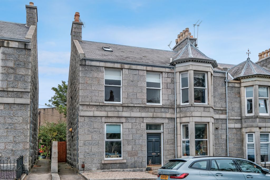 Property photo 1 of 24
