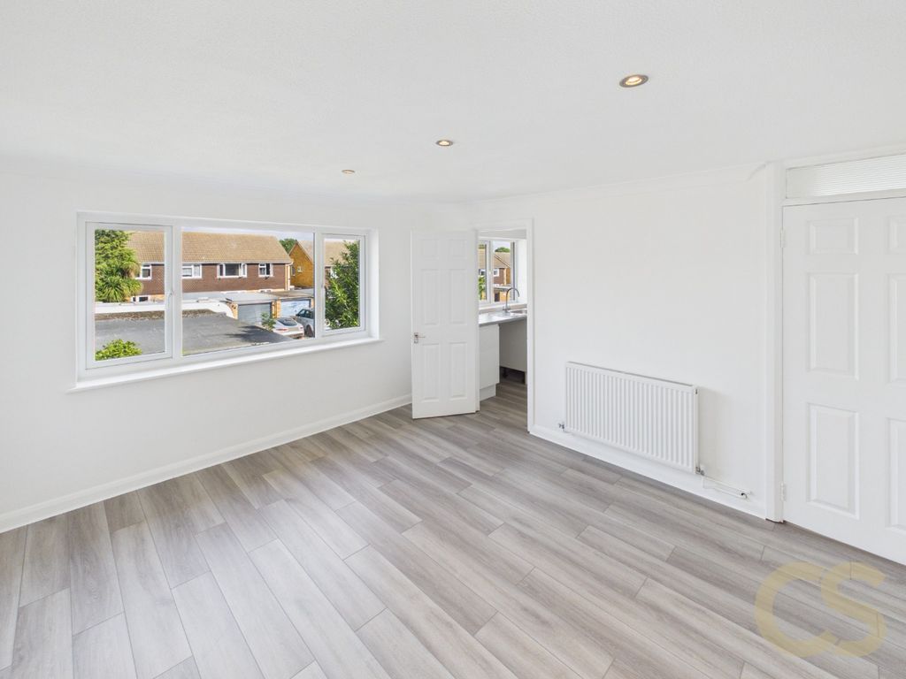 Property photo 2 of 8 5061653