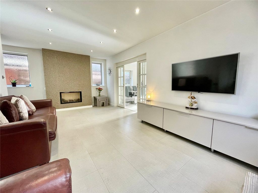 Property photo 2 of 27 Living Room