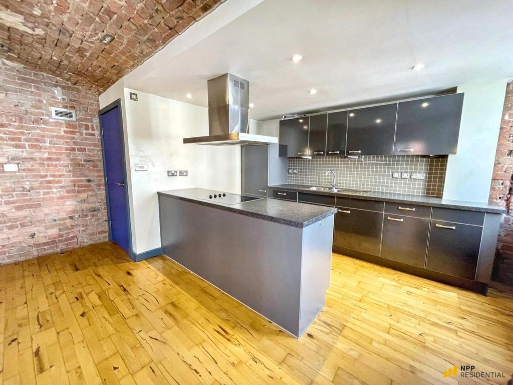 Property photo 3 of 22 Kitchen